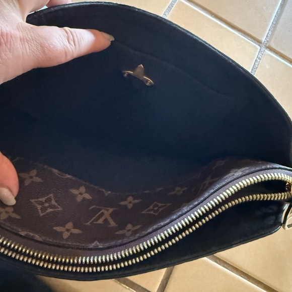 Louis Vuitton flower crossbody - Picture 6 of 9